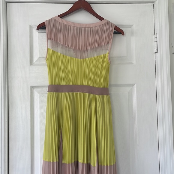 SOLD BCBG Dress Size 2 - Picture 11 of 11
